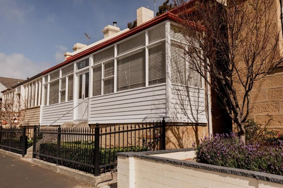 'Wietenah' - Perfectly Renovated Historic Cottage Hobart Australia