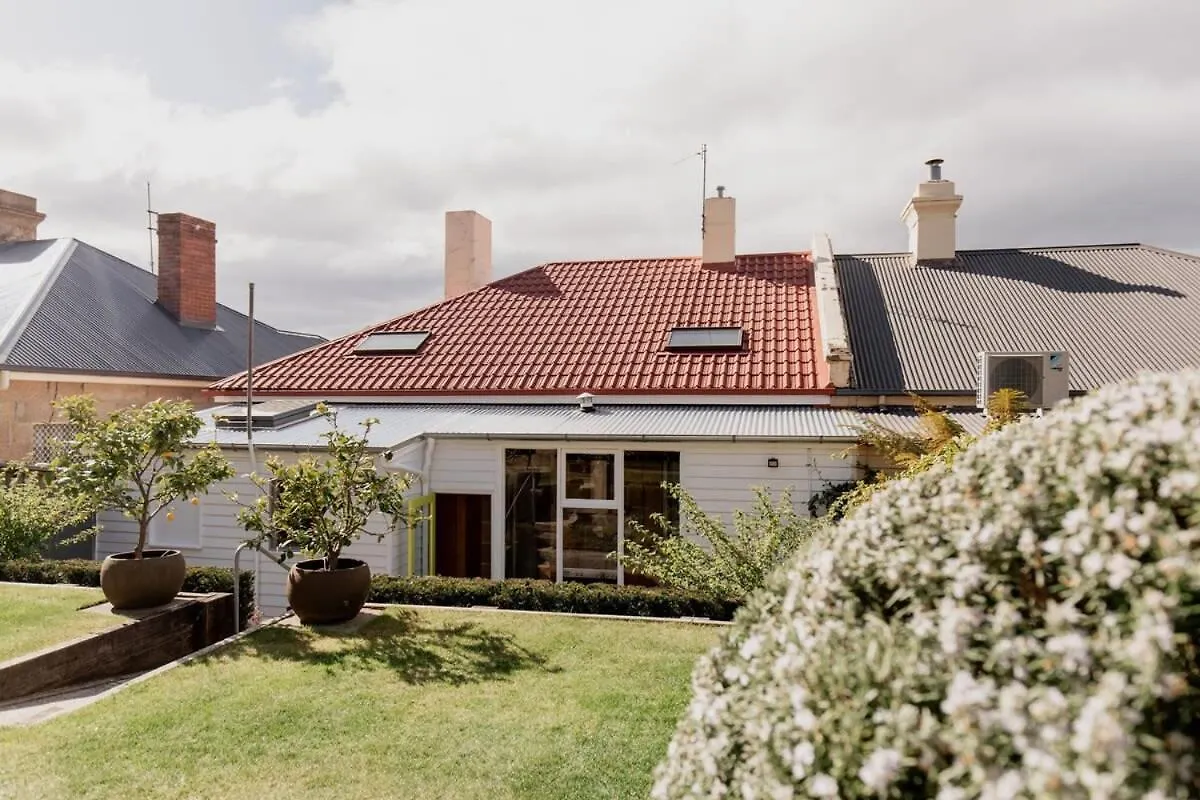 Holiday home 'Wietenah' - Perfectly Renovated Historic Cottage Hobart Australia